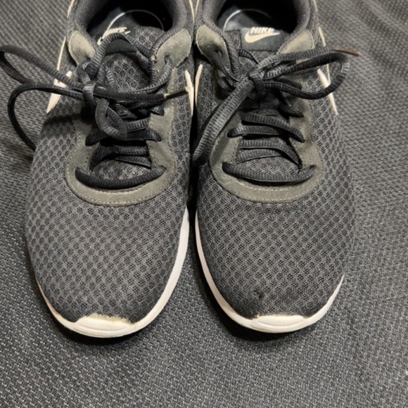 Nike Tanjun Black Women size 9.5 - Picture 6 of 6